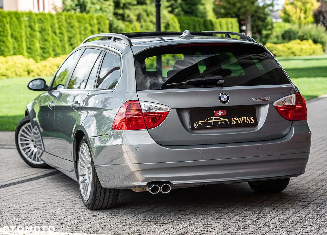 BMW Seria 3 325i Touring - 8