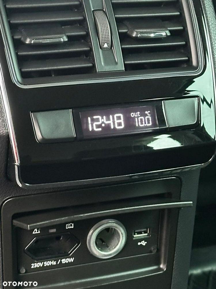 Skoda Superb 2.0 TDI DSG Ambition - 36