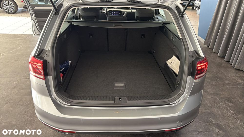 Volkswagen Passat - 17