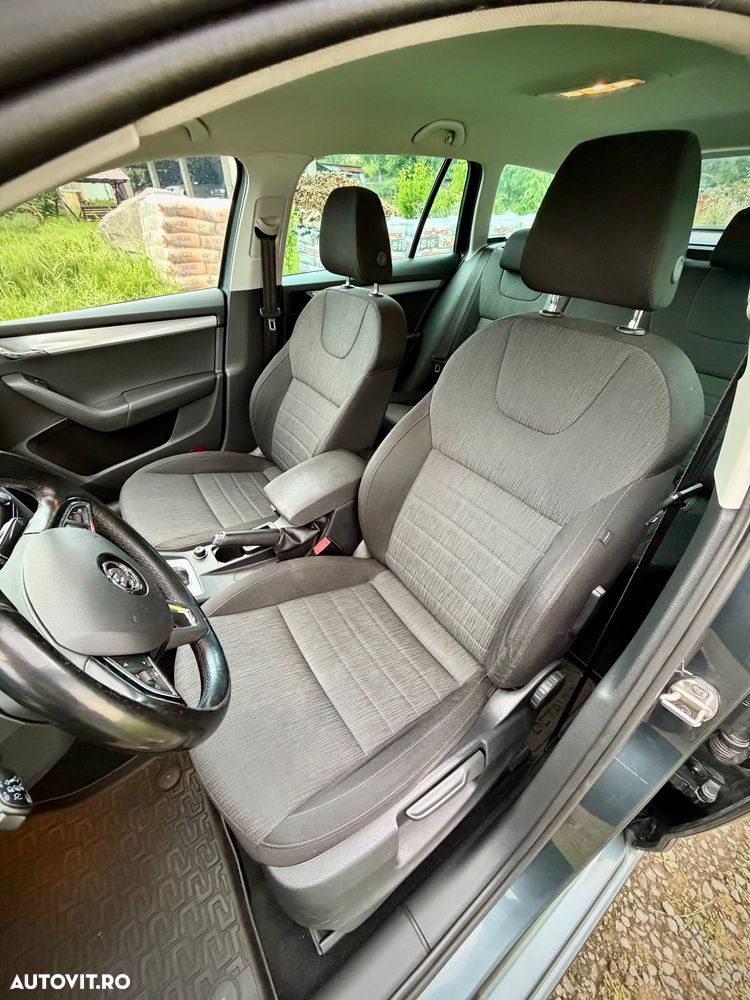 Skoda Octavia 2.0 TDI DSG 4X4 Style - 25