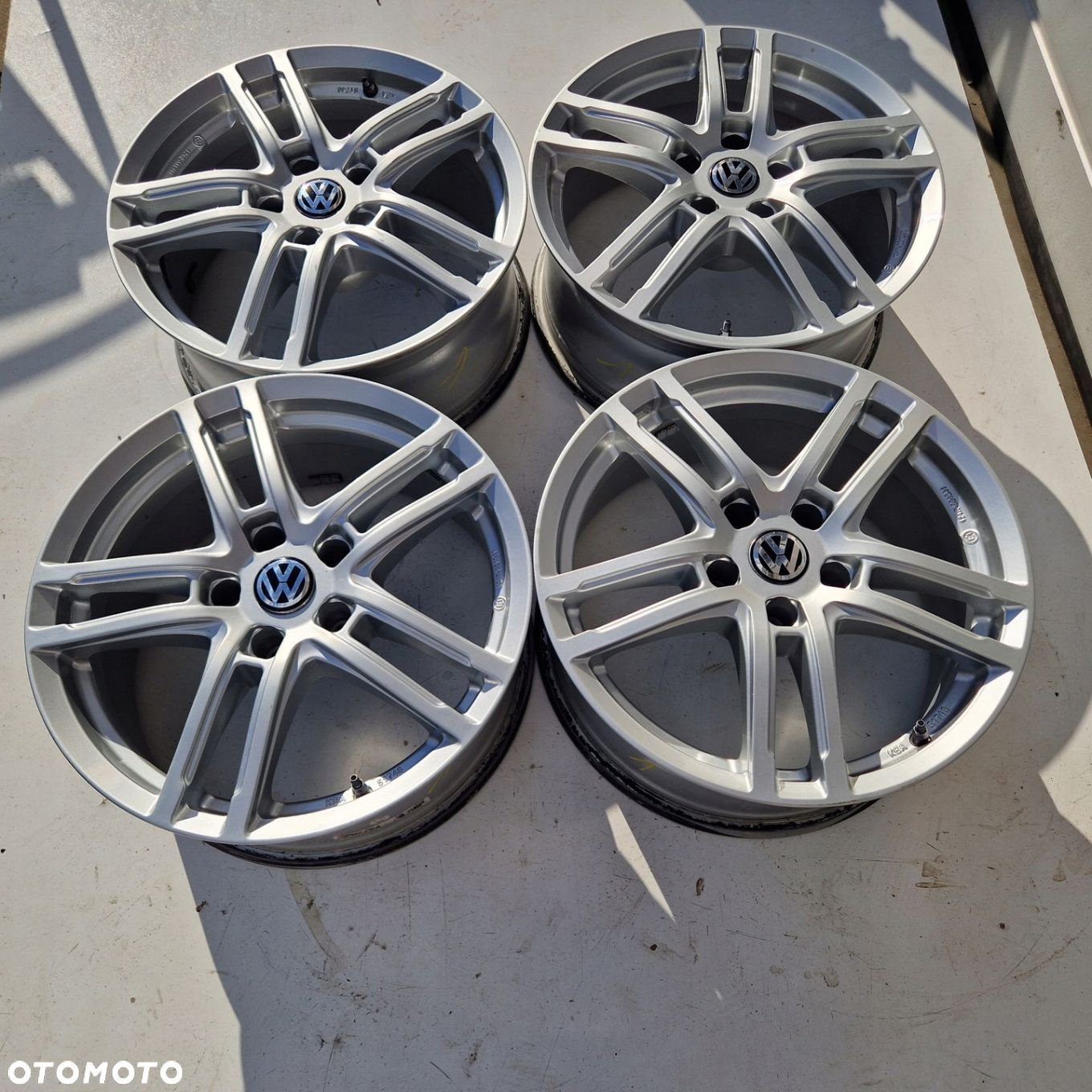 VW PASSAT B7 B8 CC TIGUAN I II ARTEON SHARAN 17 ET30 5x112 - 2