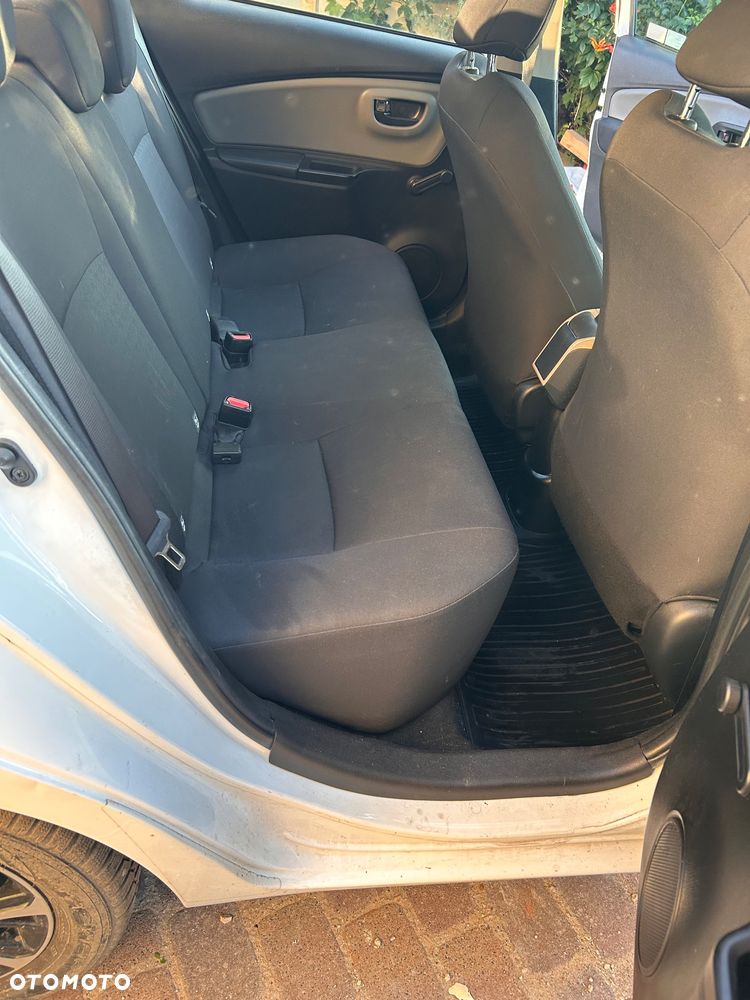 Toyota Yaris 1.0 Premium EU6 - 18