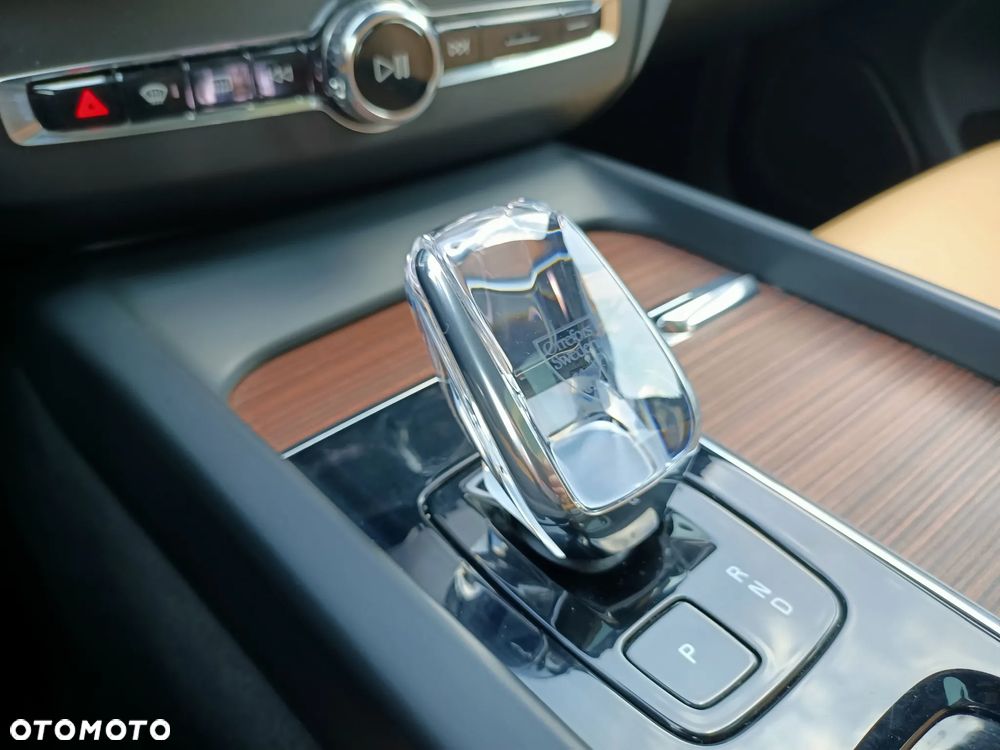 Volvo XC 60 T8 Plug-In Hybrid AWD Ultimate Bright - 31