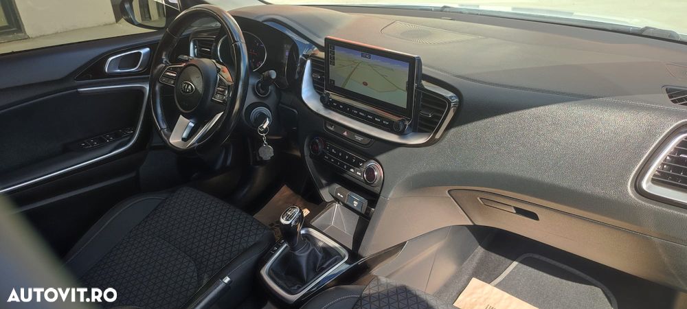 Kia Ceed - 8