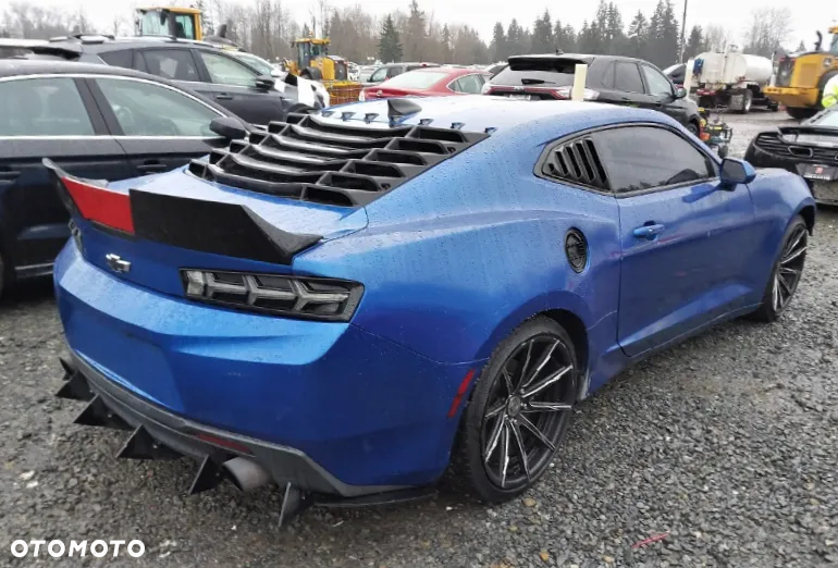 Chevrolet Camaro - 2