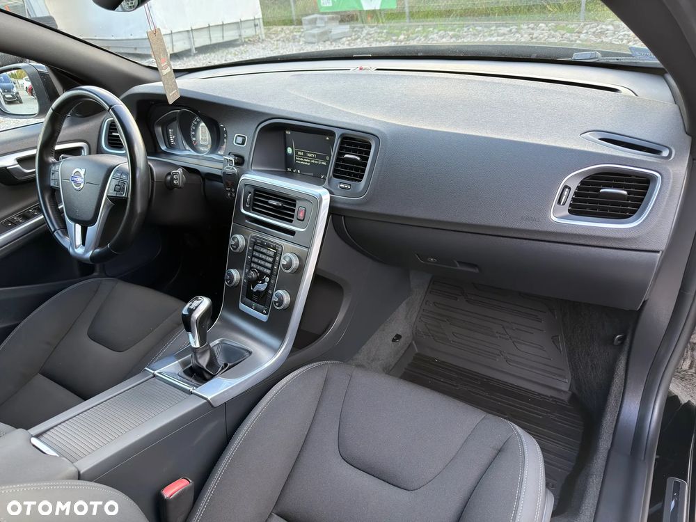 Volvo V60 D4 Momentum - 20