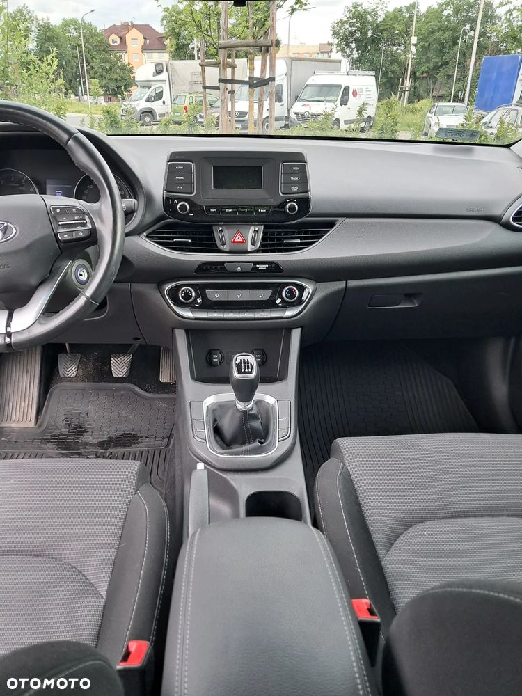 Hyundai i30 1.4 Classic + - 10