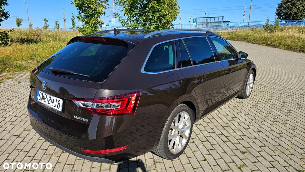 Skoda Superb 2.0 TDI L&K DSG - 26