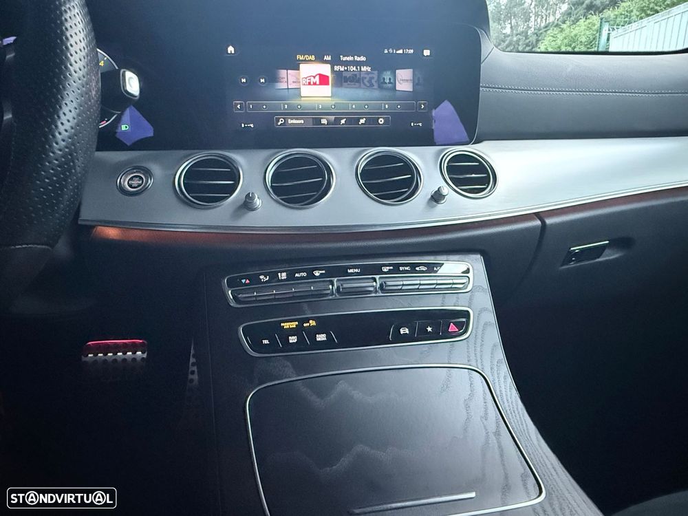 Mercedes-Benz E 220 d AMG Line - 15