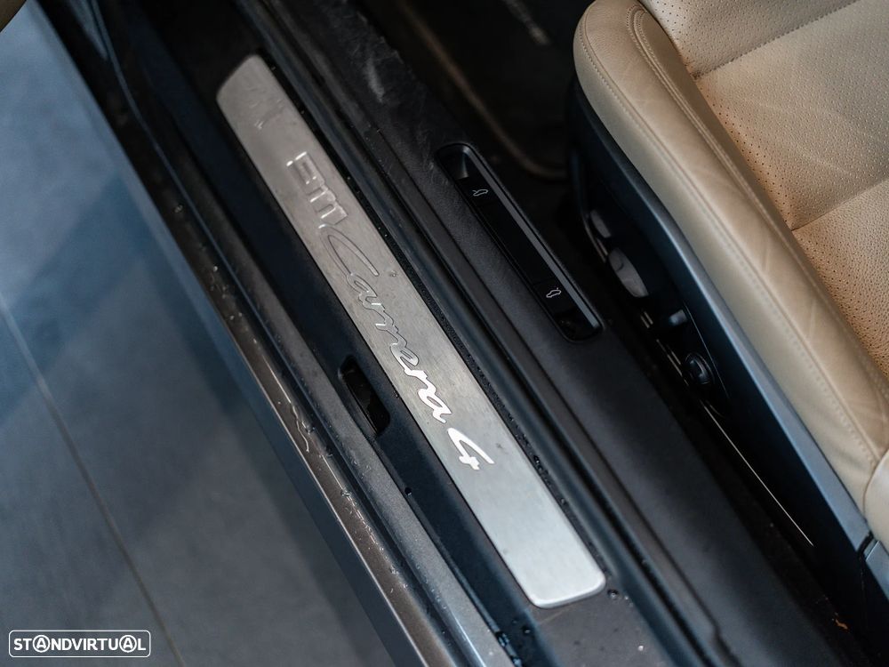 Porsche 911 (992) Carrera 4 PDK - 45