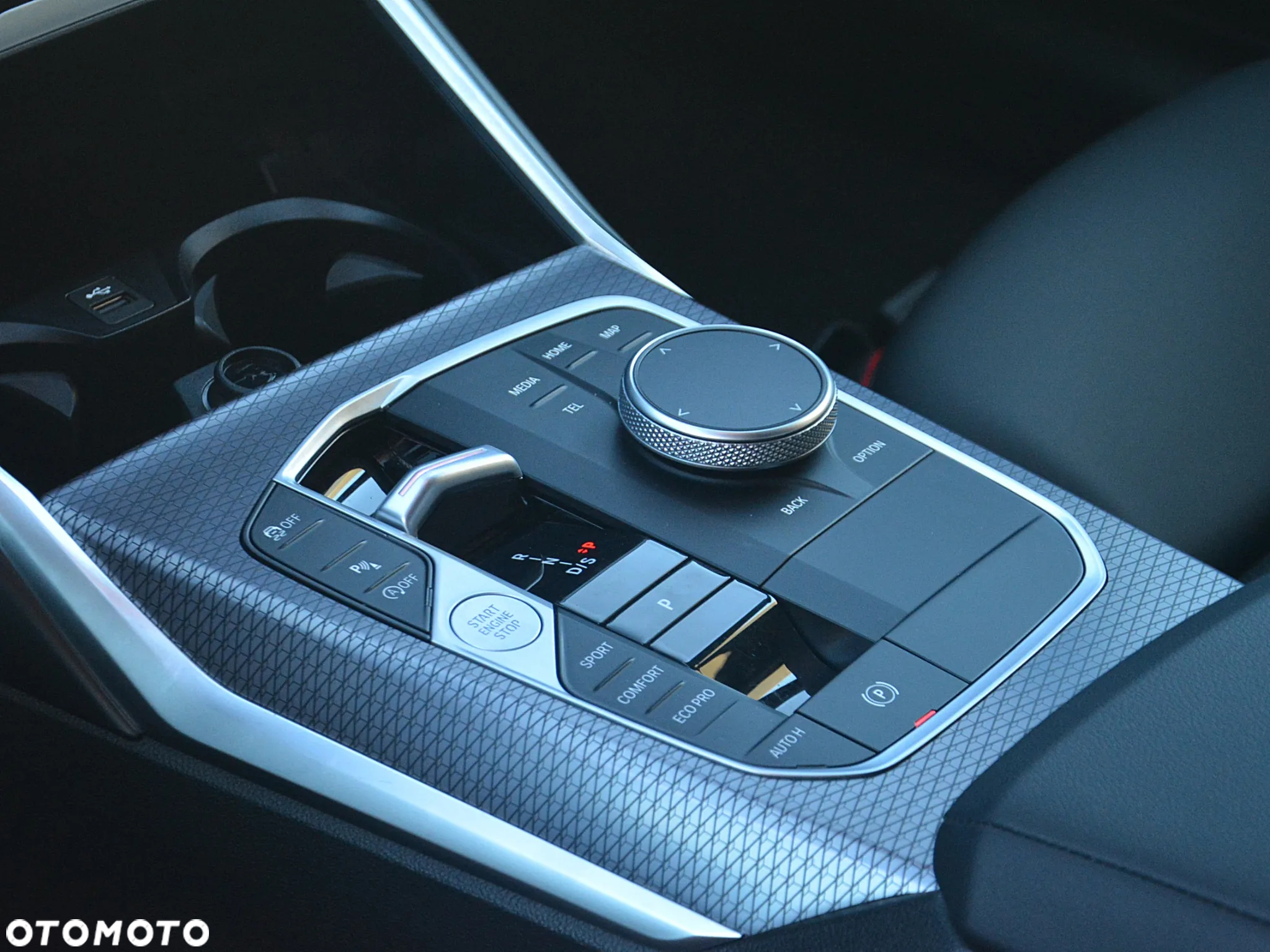 BMW Seria 3 318i M Sport - 9