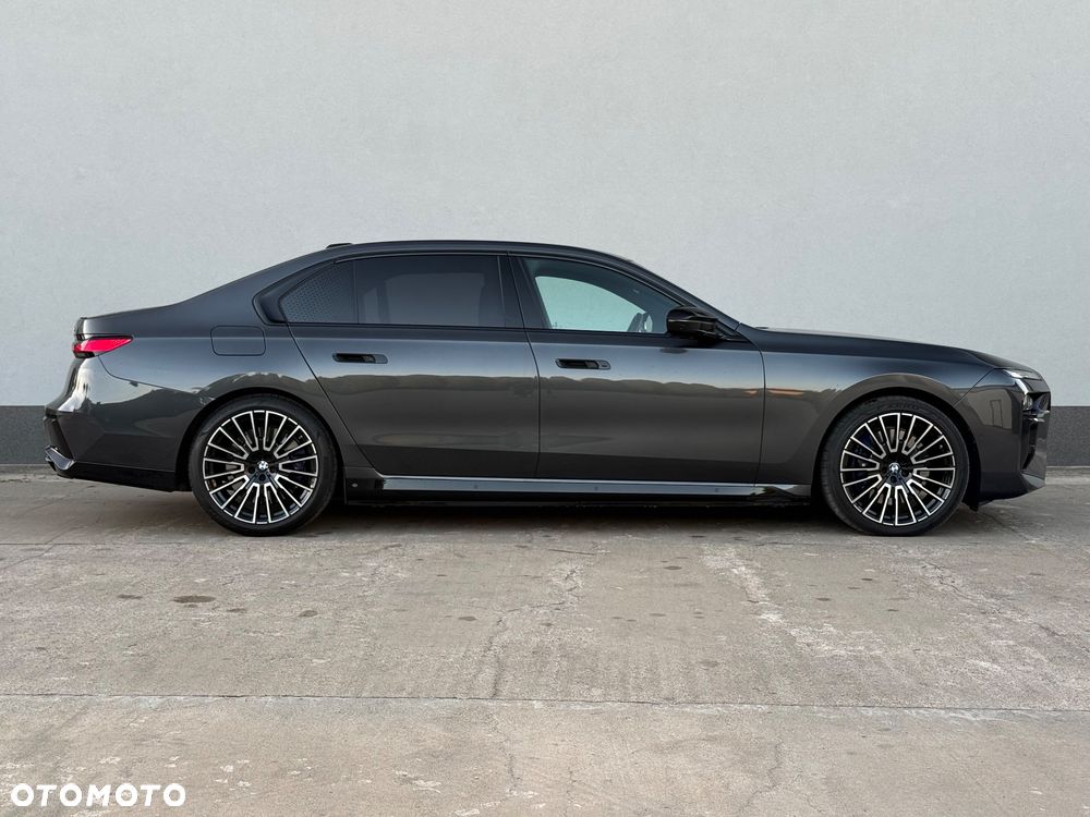 BMW Seria 7 M760e PHEV xDrive sport - 7
