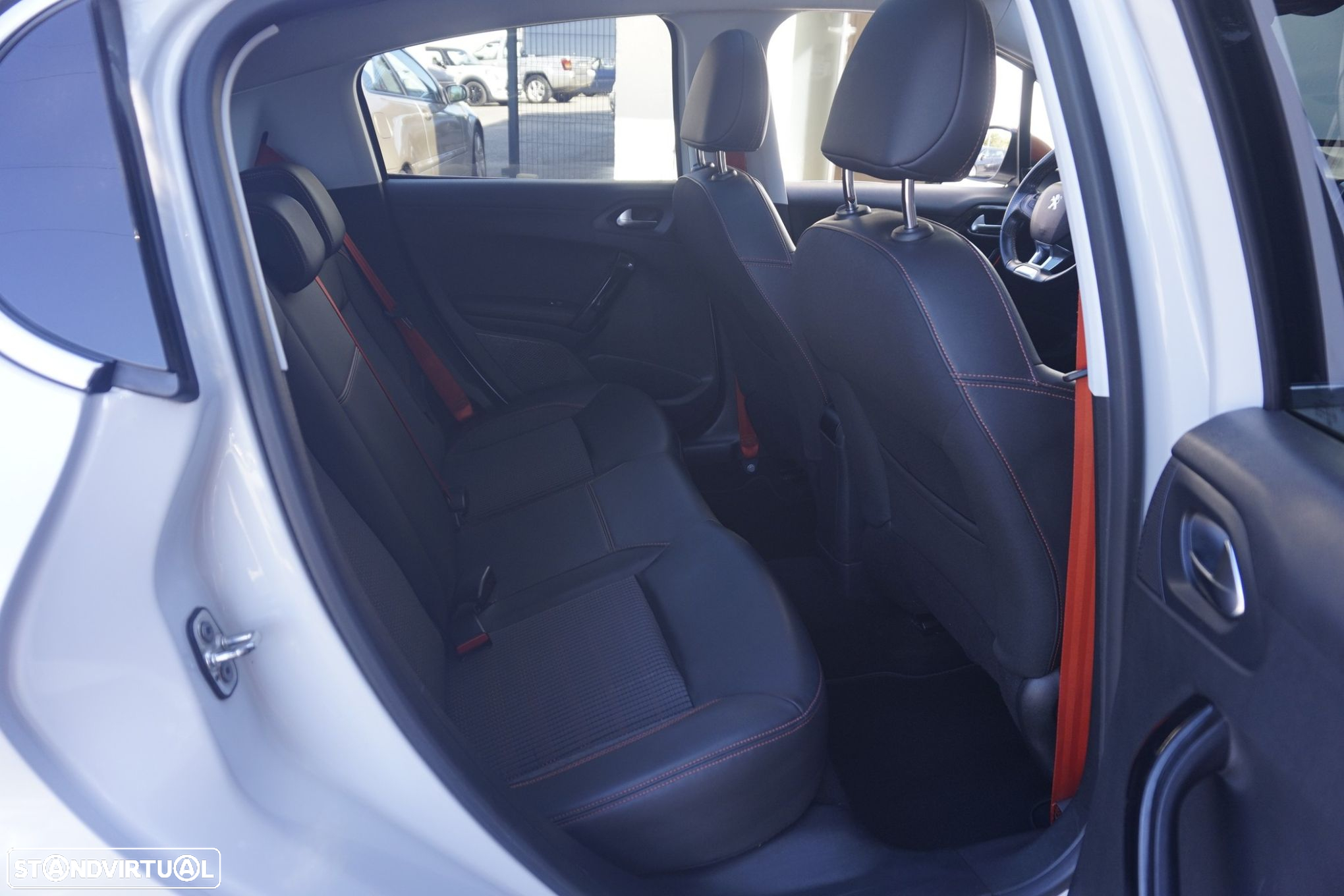 Peugeot 208 1.2 PureTech GT Line - 8
