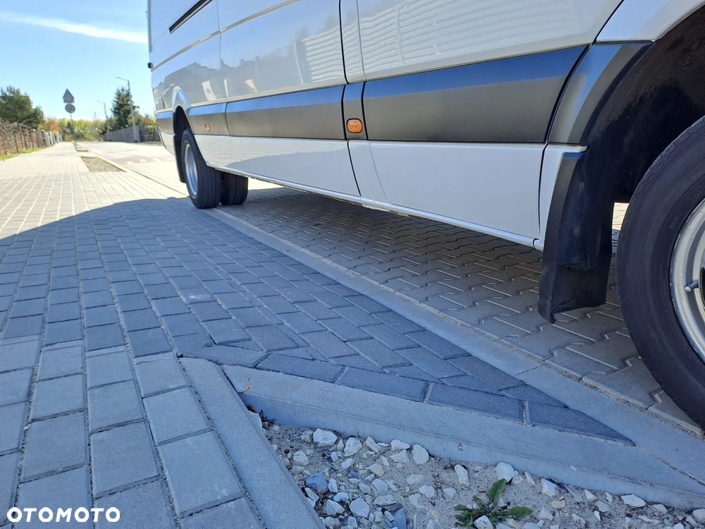 Mercedes-Benz Sprinter 519 CDI 3.0 V6 190KM - 13
