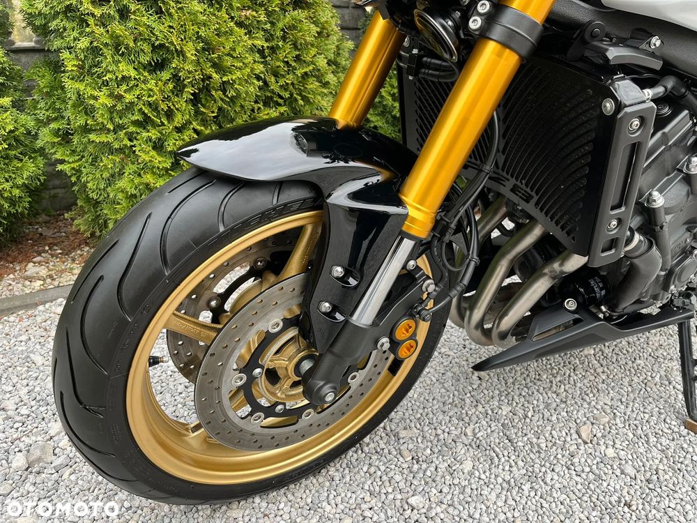 Yamaha FZ8 - 24