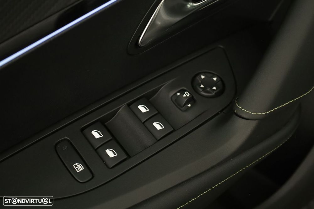 Peugeot e-2008 50 kWh GT - 18
