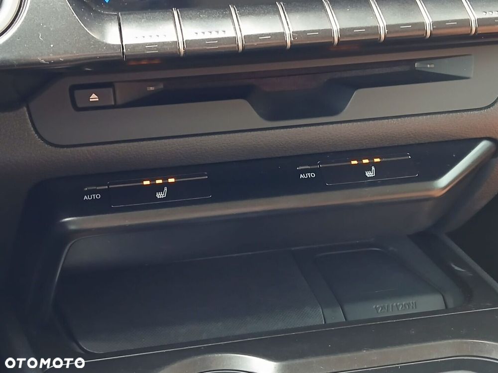Lexus UX - 25