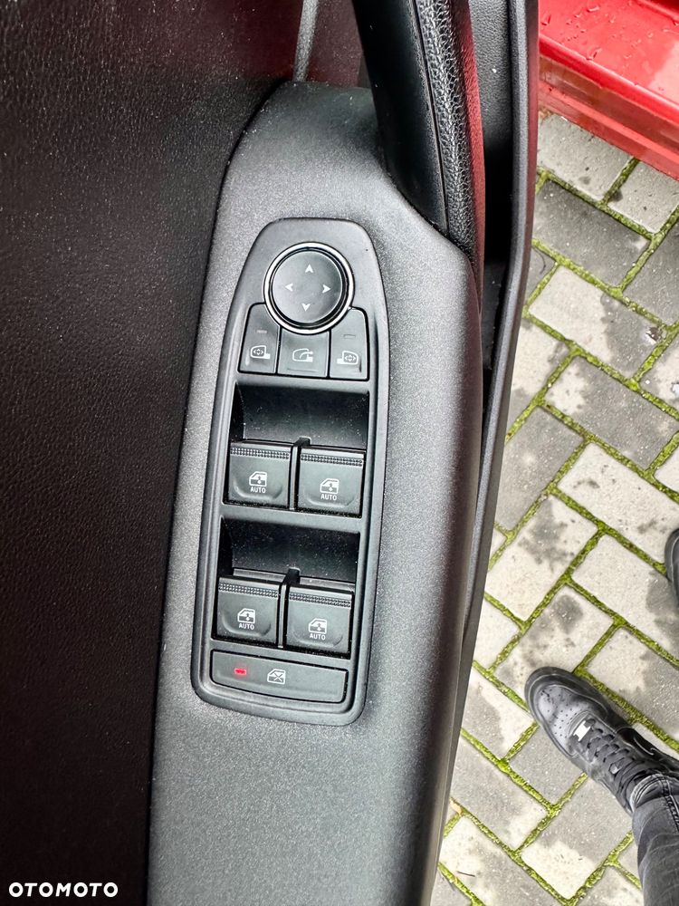 Renault Captur TCe 100 INTENS - 22