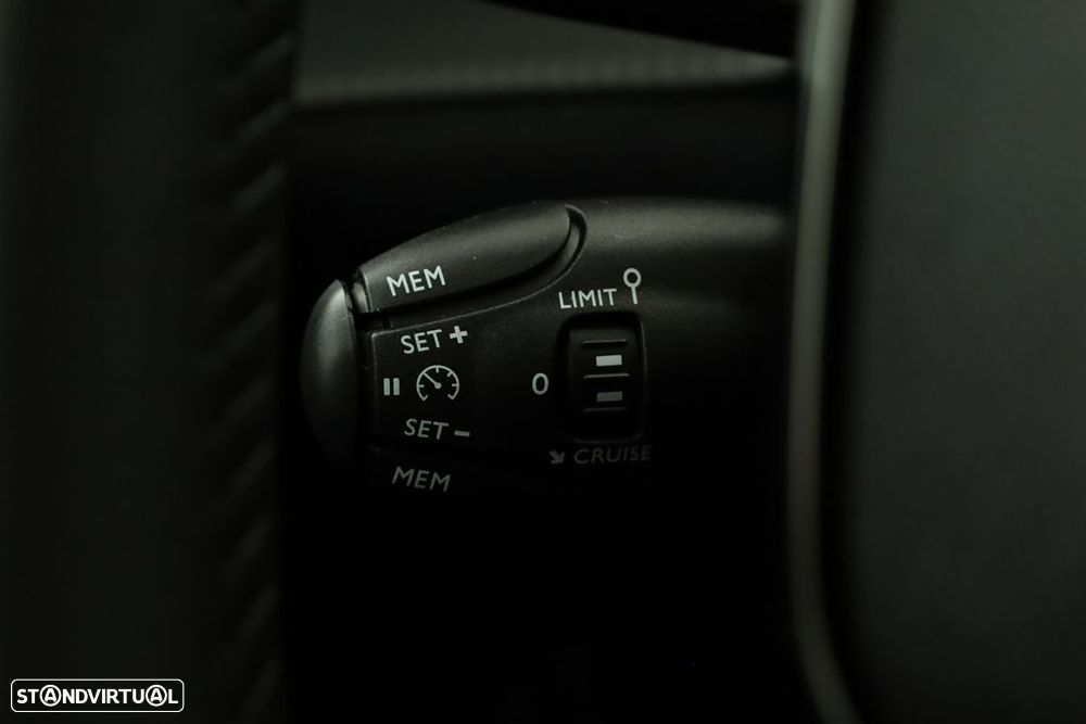 Peugeot 2008 1.2 Allure - 18