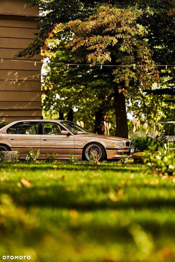 BMW Seria 7 - 10