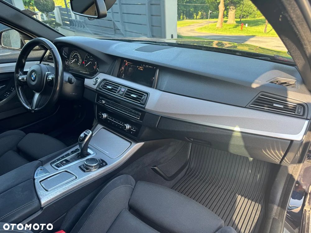 BMW Seria 5 530d xDrive - 12