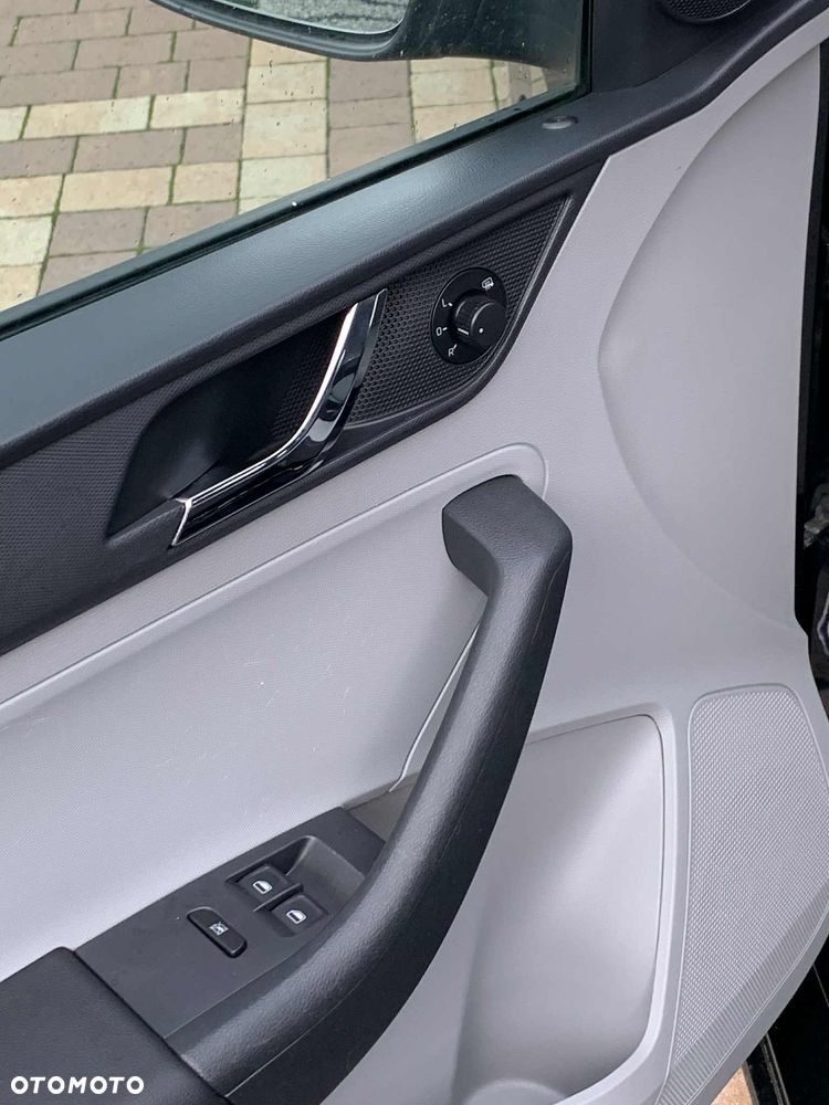 Skoda RAPID 1.2 Ambition - 6