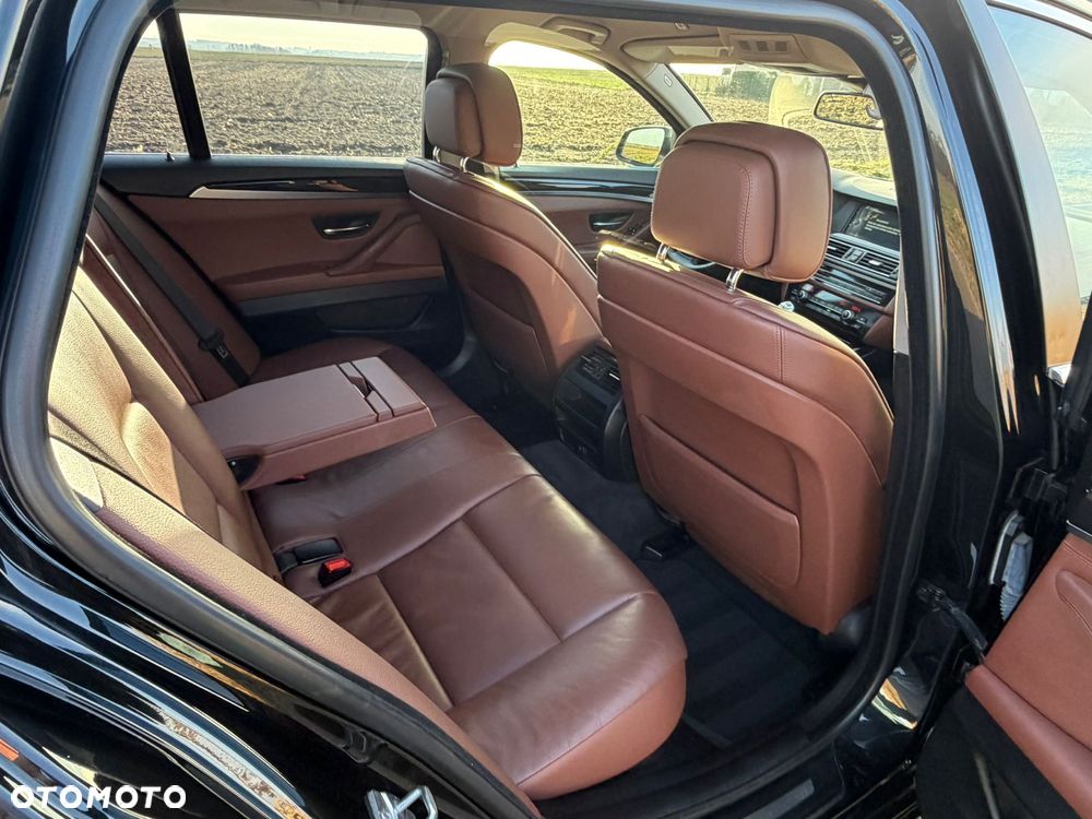 BMW Seria 5 525d xDrive - 19