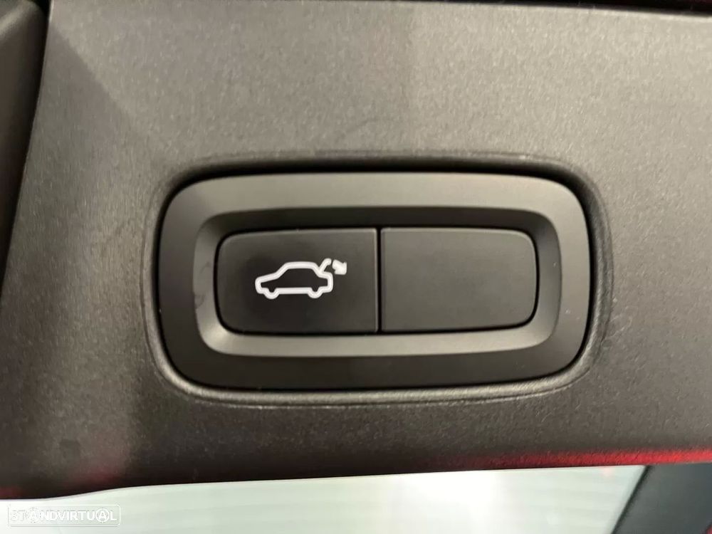 Volvo V90 Cross Country 2.0 D4 Plus AWD Geartronic - 43