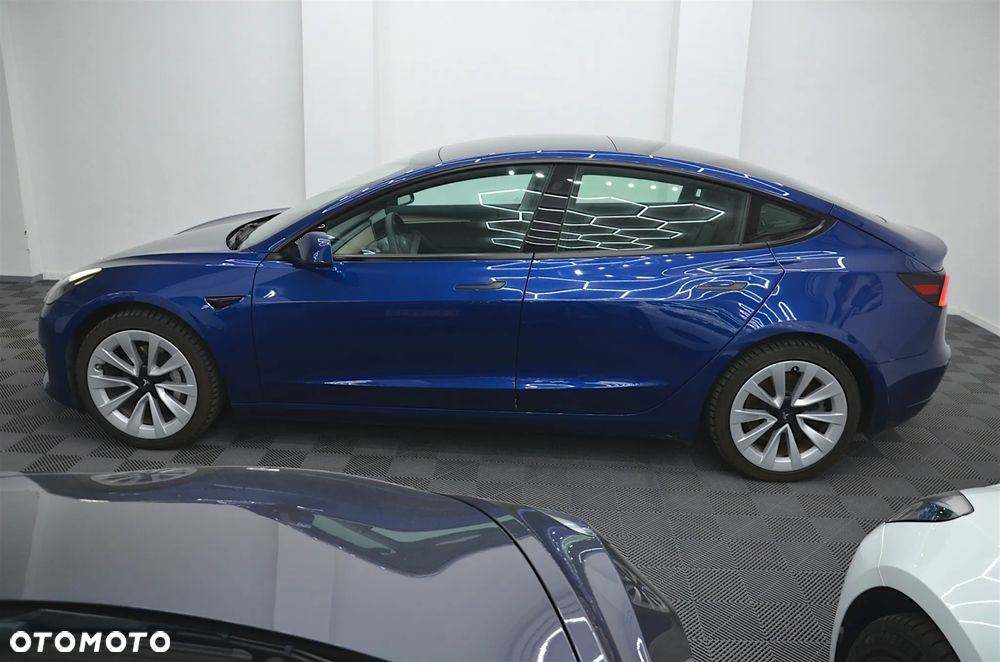 Tesla Model 3 - 5