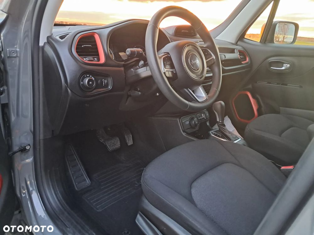 Jeep Renegade - 25