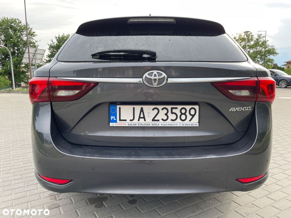 Toyota Avensis 2.0 D-4D Premium - 19