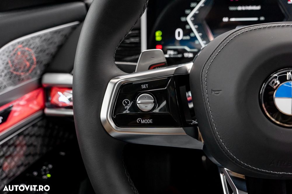 BMW Seria 7 740d xDrive MHEV - 31