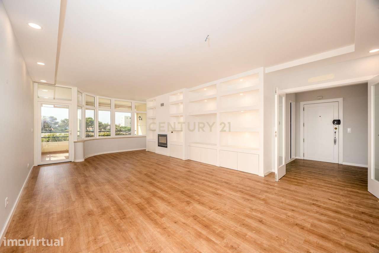 T3 de Luxo com Vista Mar, Varanda, Garagem e Arrecadação - Grande imagem: 2/31