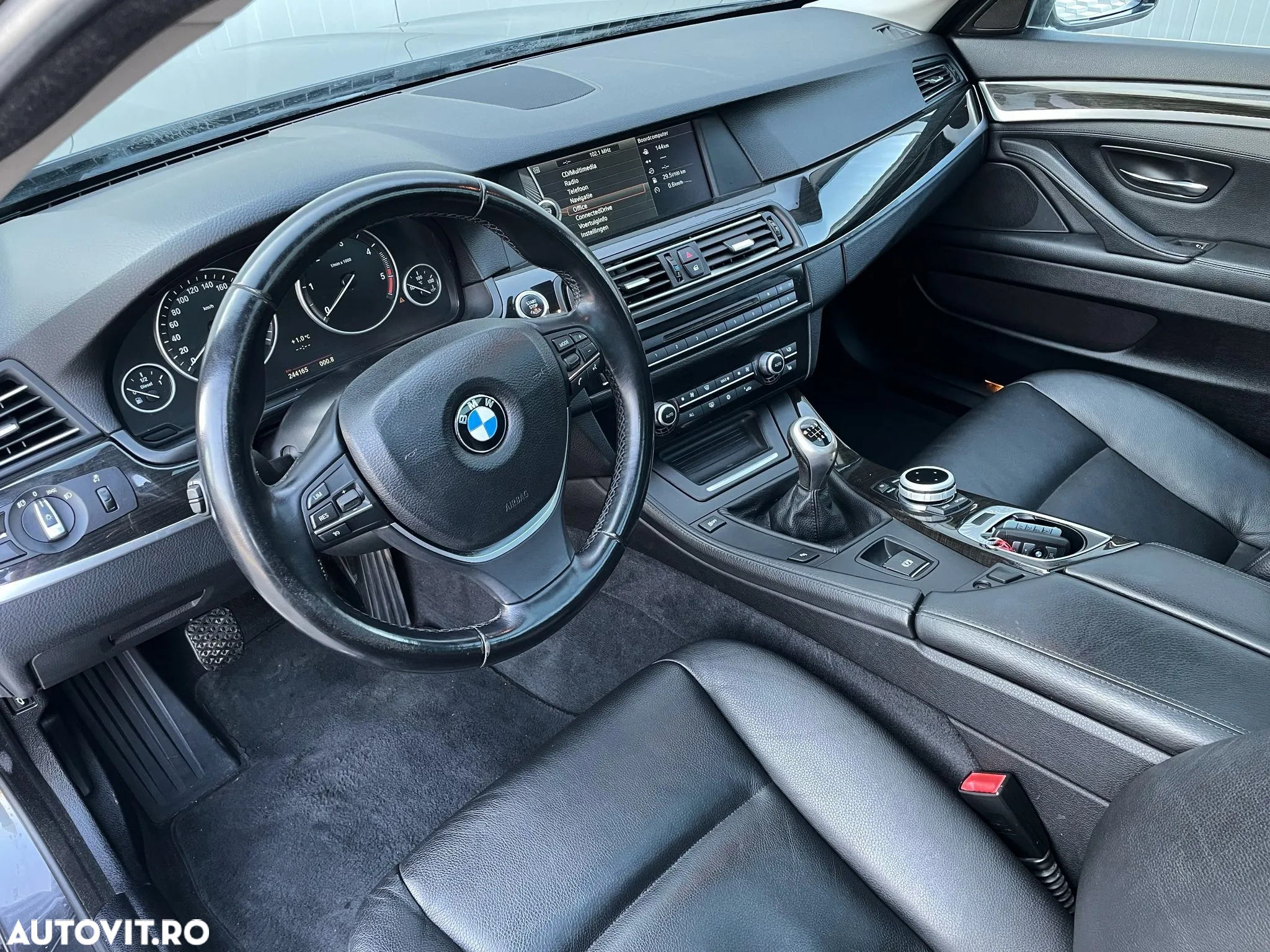 BMW Seria 5 520d Touring Aut. Luxury Line - 14