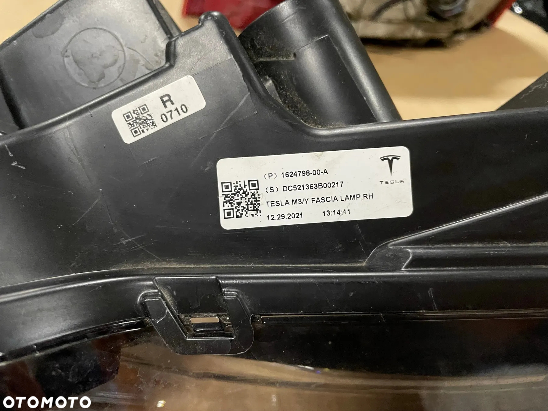 TESLA model 3 lampa prawa światło LED DRL halogen - 4
