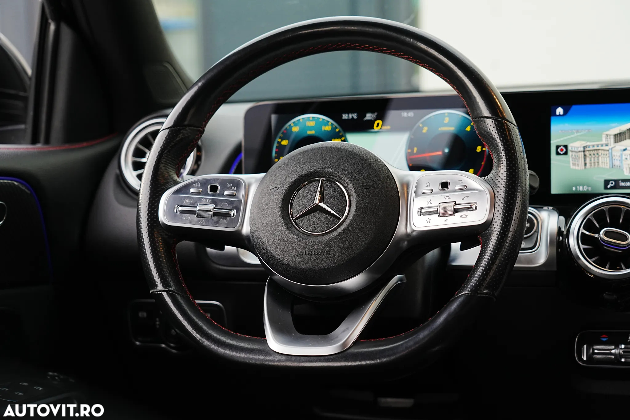 Mercedes-Benz GLB 220 d 4Matic 8G-DCT AMG Line Advanced Plus - 3
