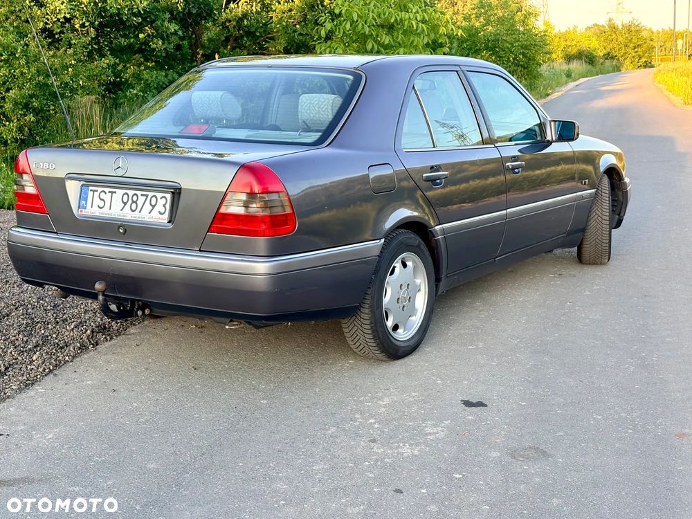 Mercedes-Benz Klasa C 180 T Elegance - 6
