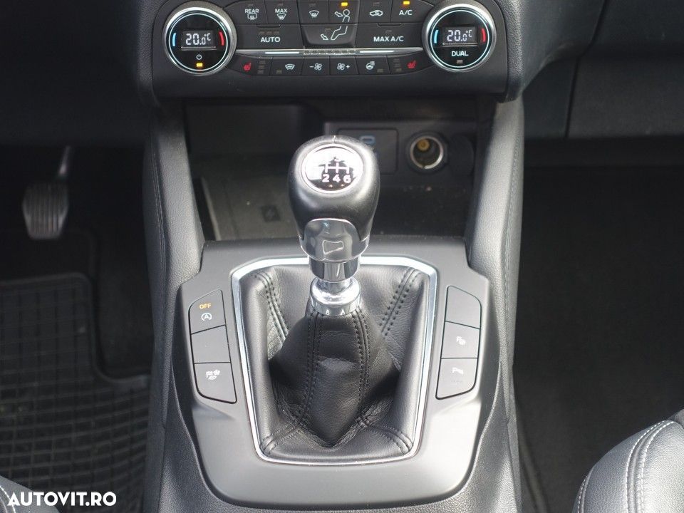 Ford Kuga - 34