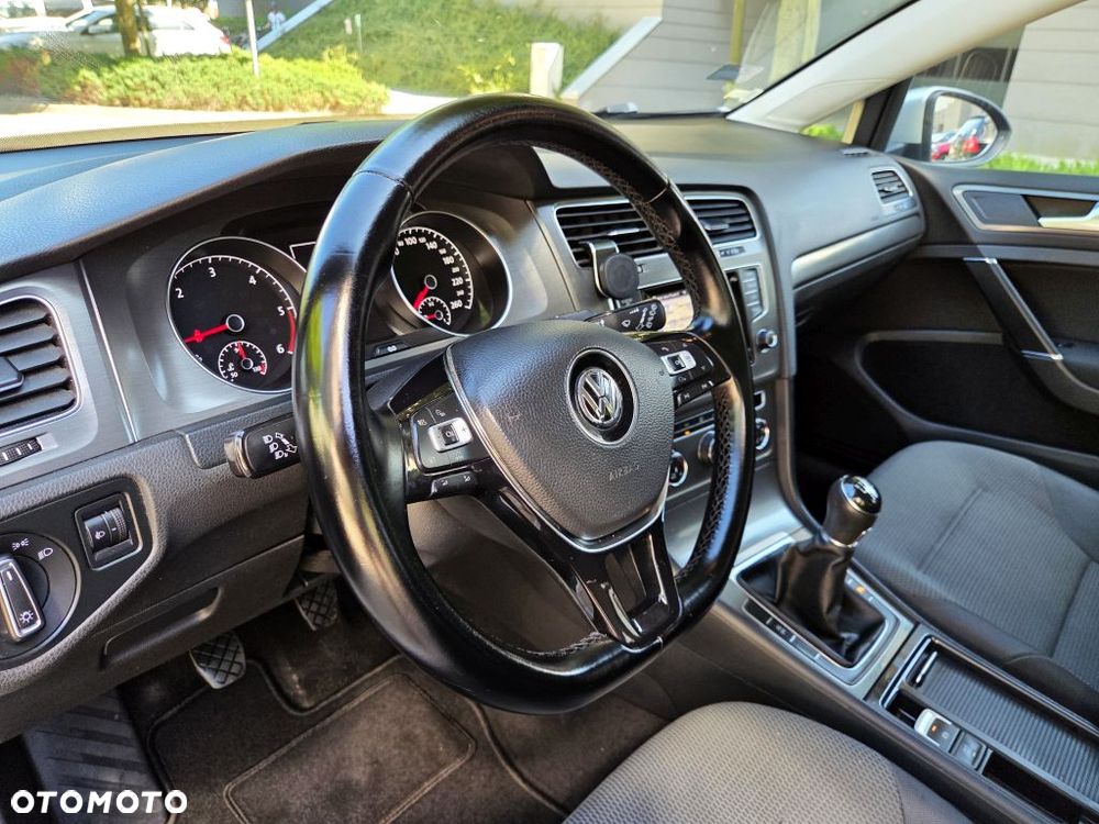 Volkswagen Golf 1.6 TDI BMT Comfortline - 22