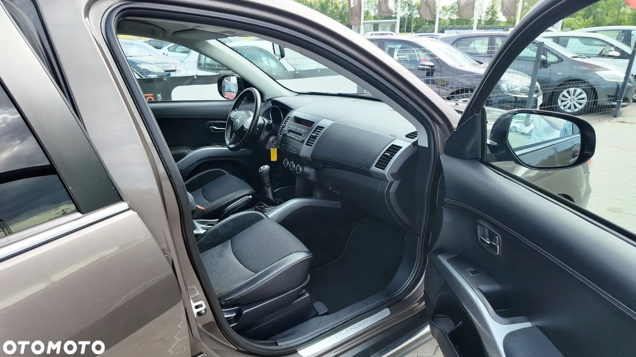 Mitsubishi Outlander 2.0 2WD - 35