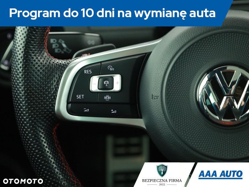 Volkswagen Golf - 20