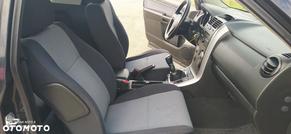 Suzuki Grand Vitara 1.6 Club - 17