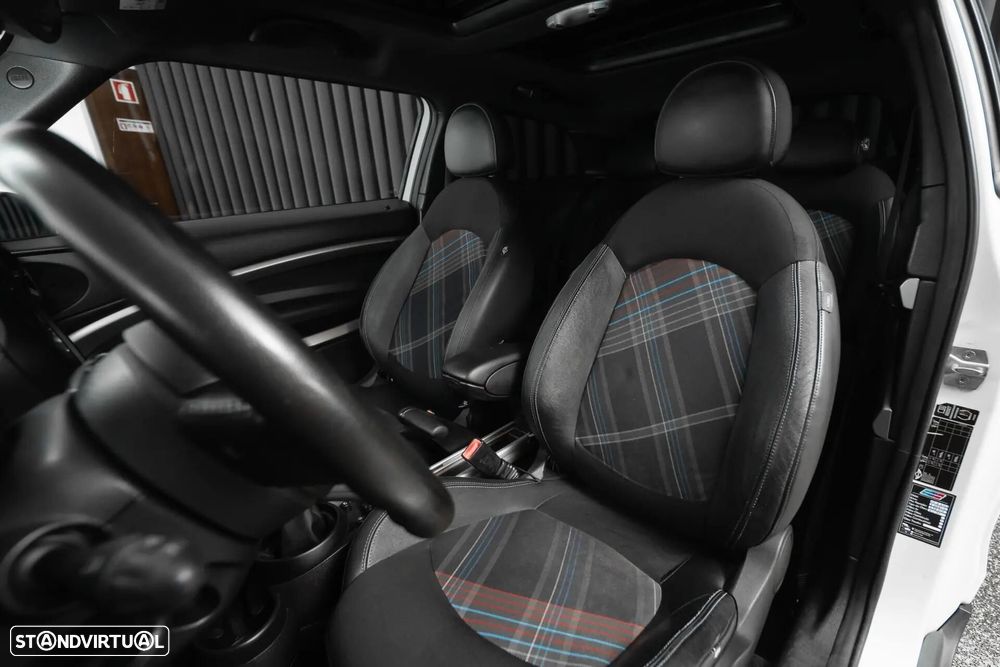 MINI Paceman Cooper D - 32
