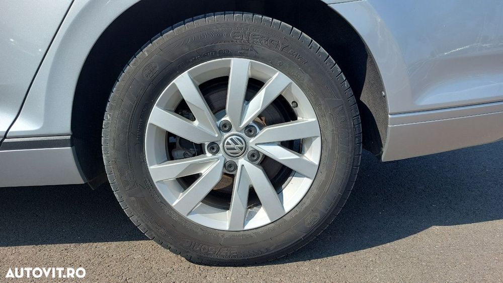 Volkswagen Passat - 17