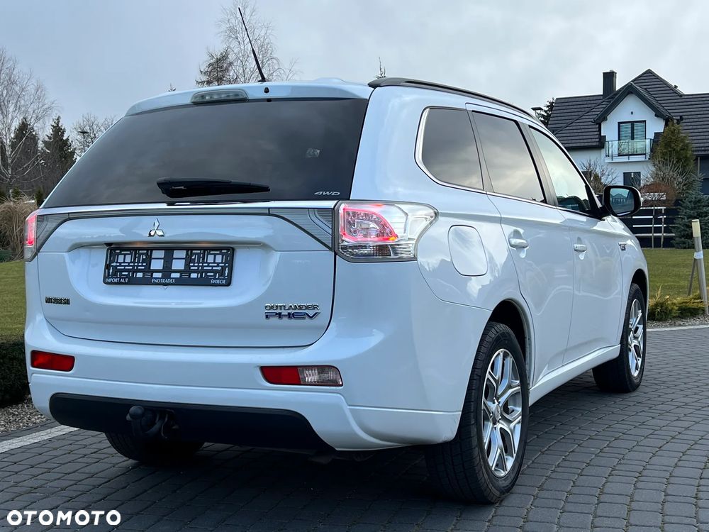 Mitsubishi Outlander 2.0 4WD Plus - 8