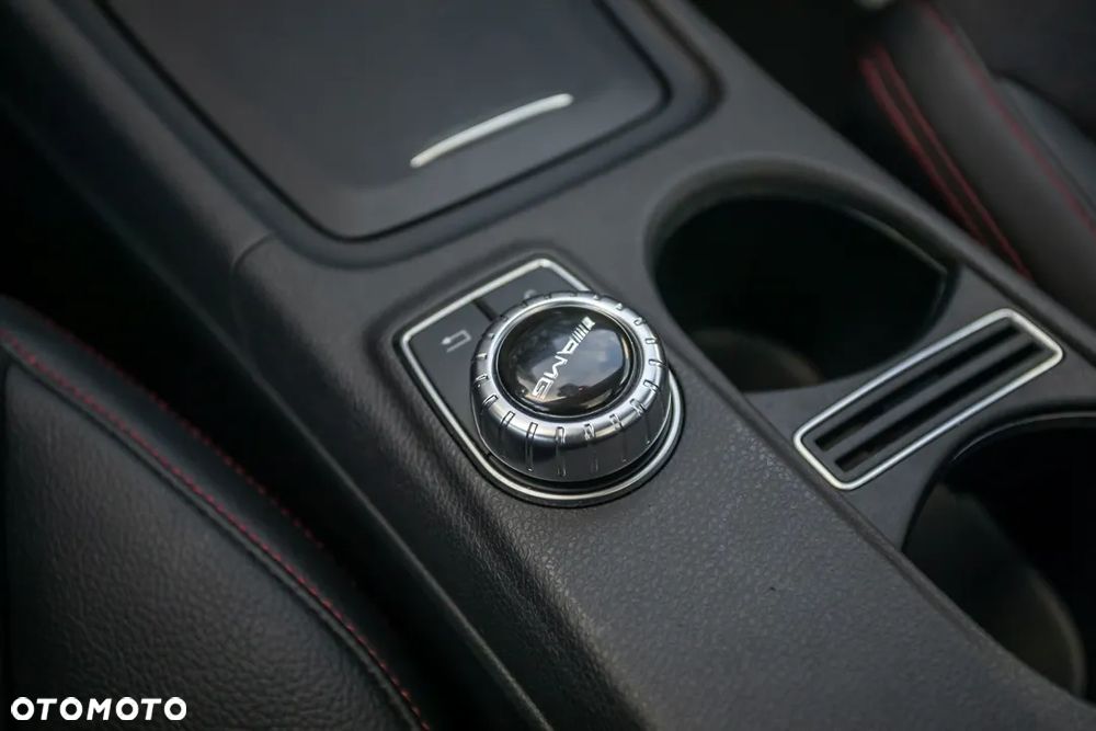 Mercedes-Benz Klasa A 200 CDI 4Matic 7G-DCT AMG Line - 25