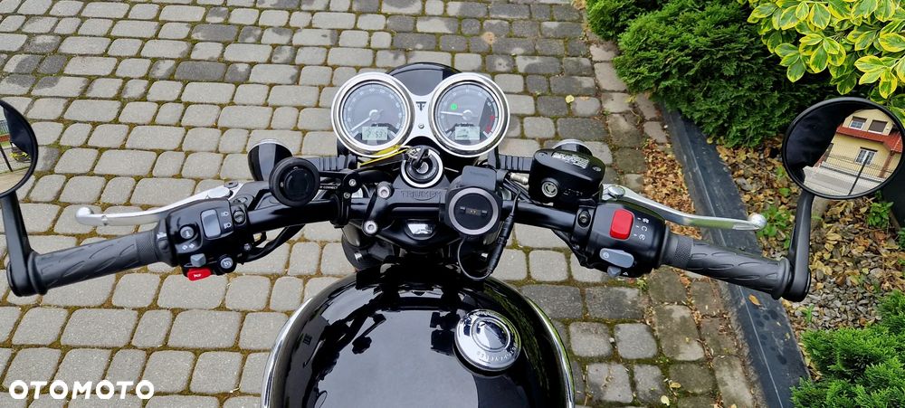 Triumph Bonneville - 7