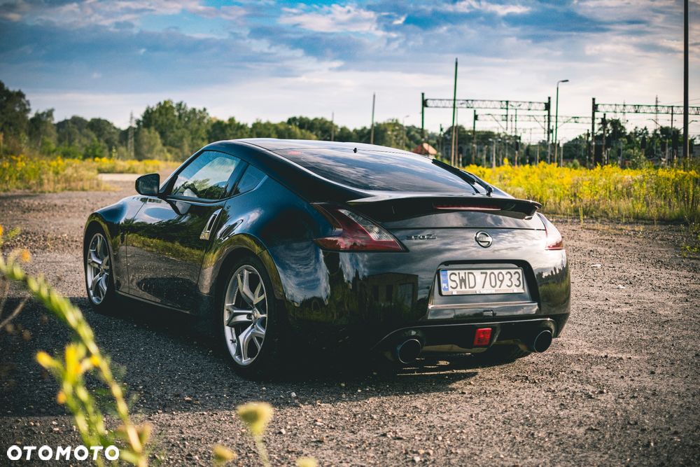 Nissan 370 Z - 2