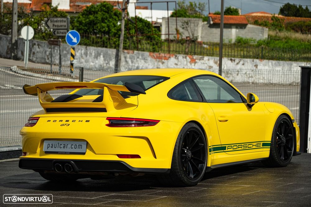 Porsche 911 Série F - 11