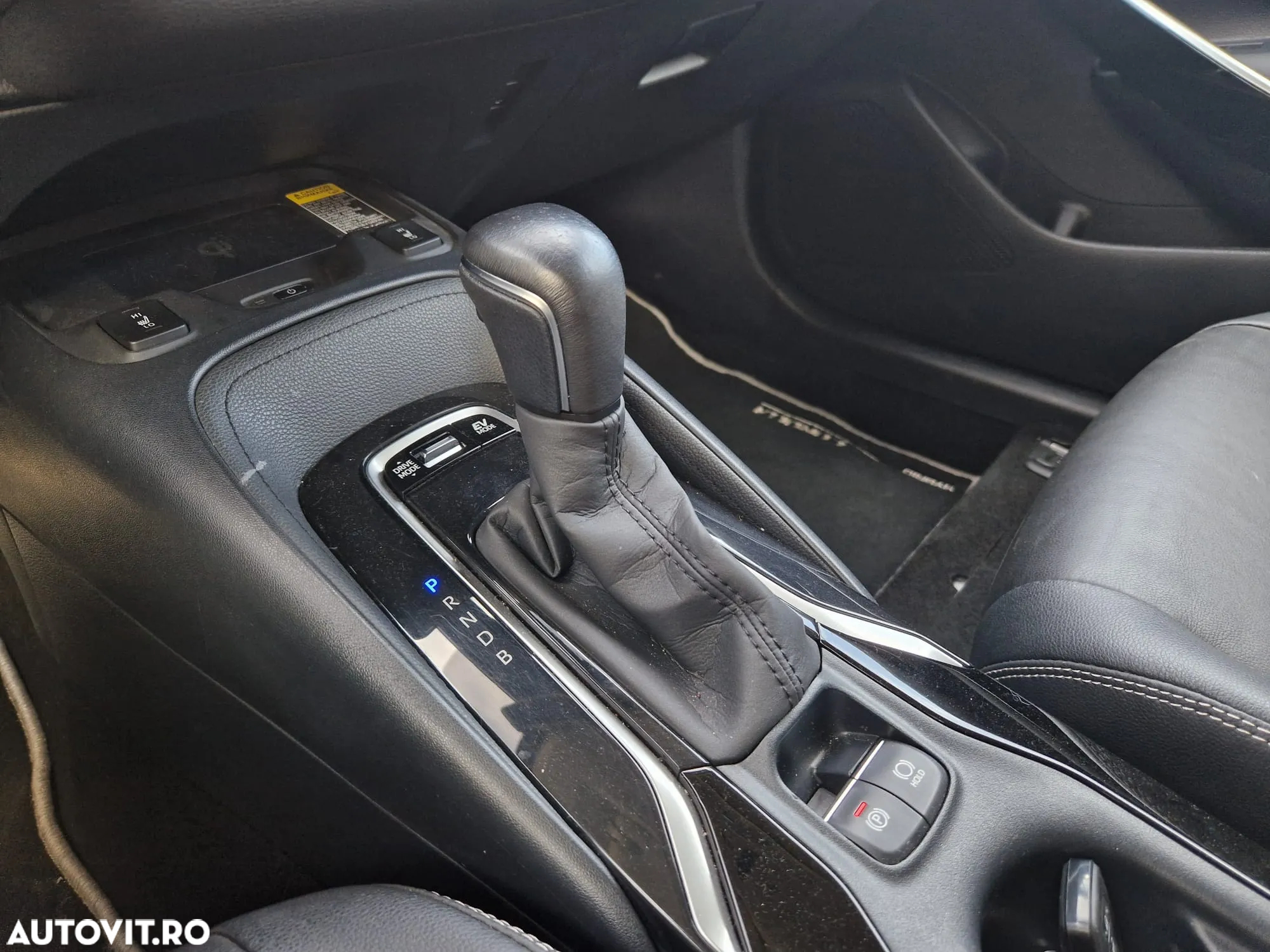 Toyota Corolla 1.8 HSD Exclusive interior Negru - 17